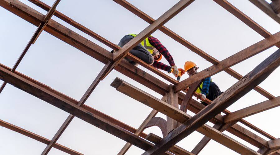 Professional gutter cleaning services in Bolivar, TN